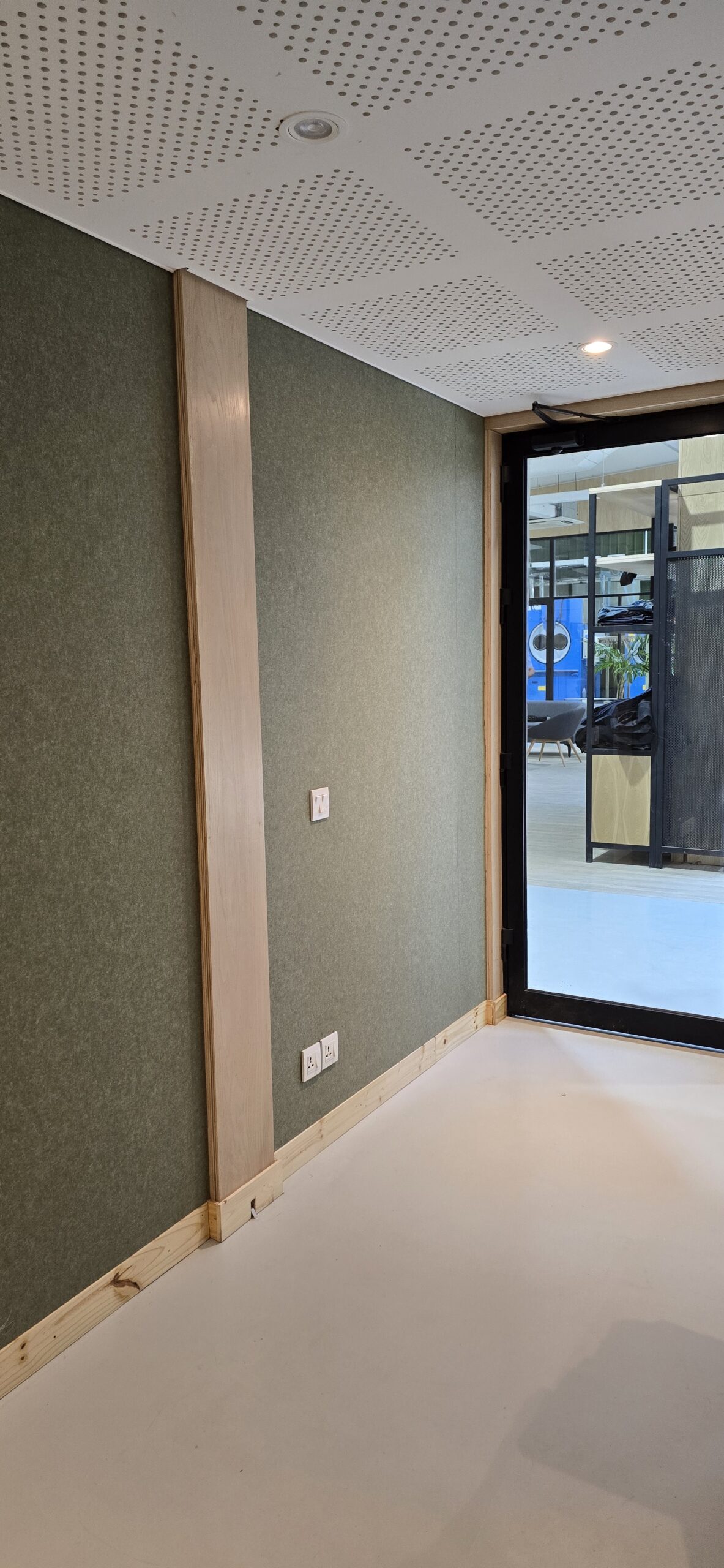 ARTISTIC MILLINERS/ MEETING ROOM