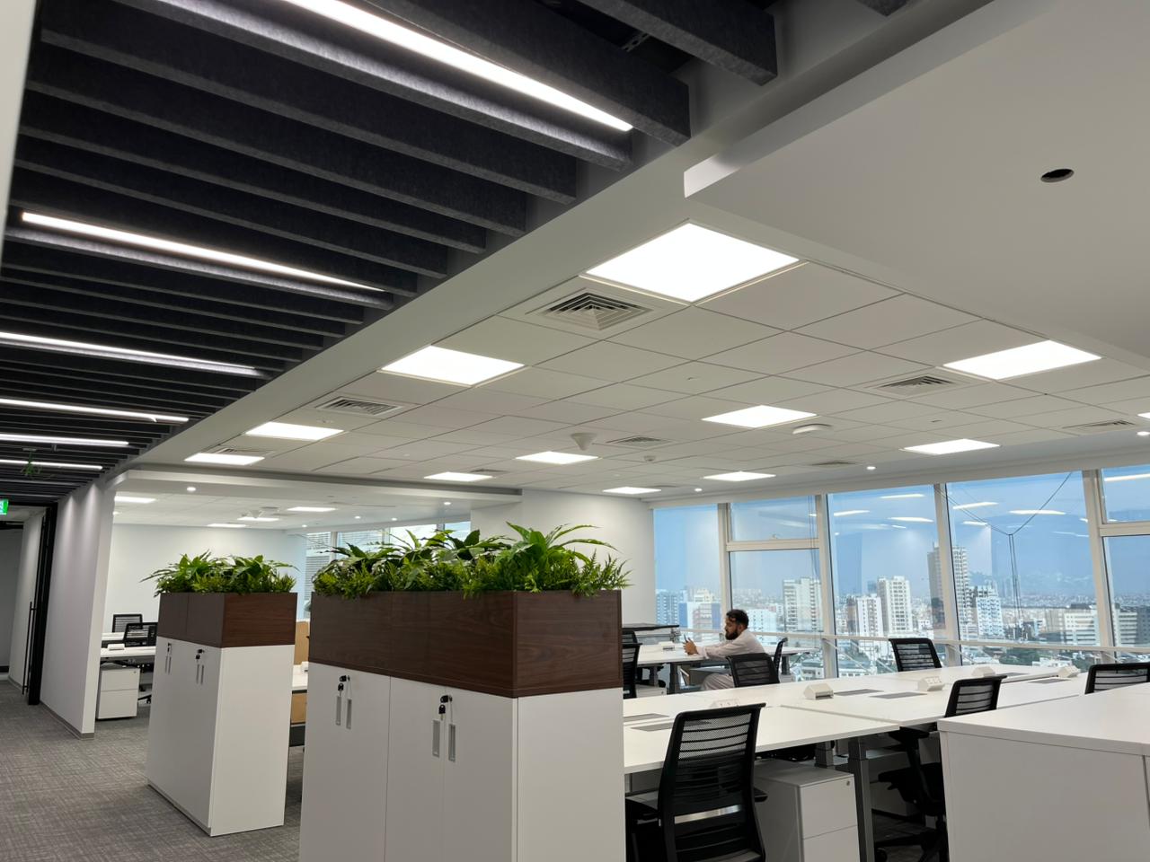 ABBOTT 12th FLOOR LOBBY/LINEAR BAFFLES