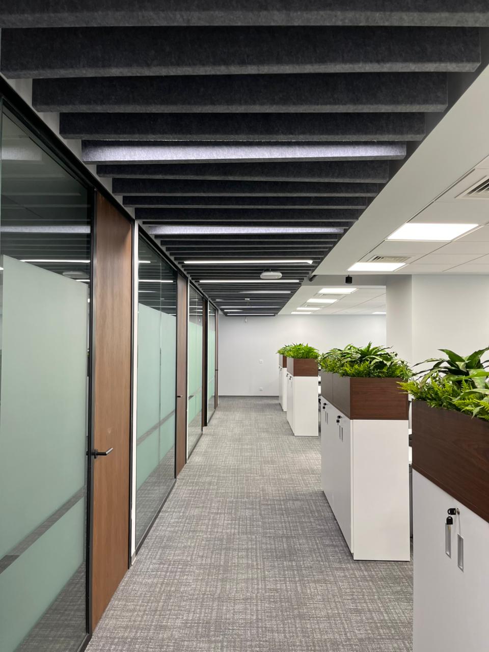 ABBOTT 11th FLOOR LOBBY/LINEAR BAFFLES